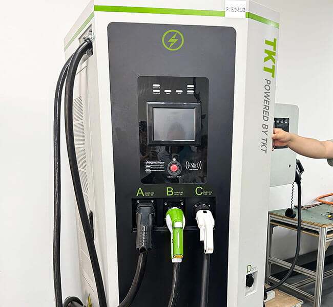 chargeur ev trois en un